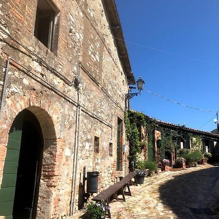 Отель Il Borgo Di Olive Sismano Экстерьер фото