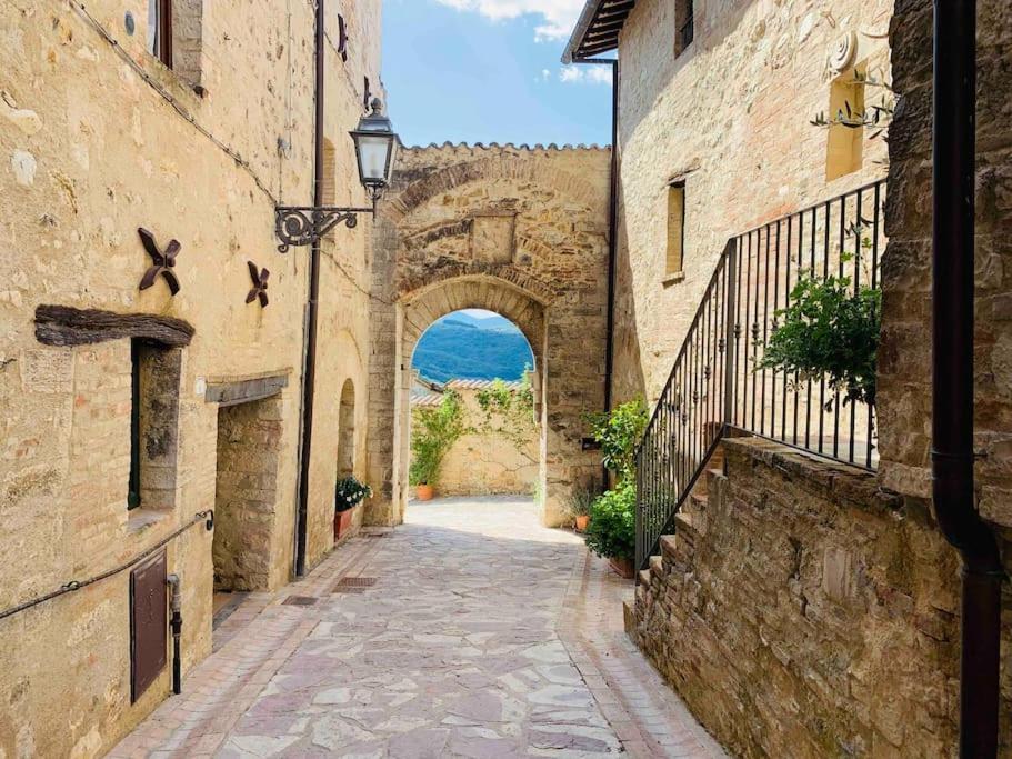 Отель Il Borgo Di Olive Sismano Экстерьер фото